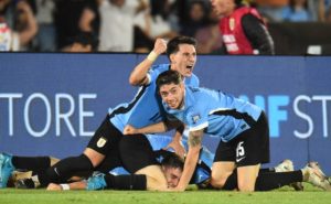 Uruguay thắng kịch tính 3-2 nhờ công Ugarte.